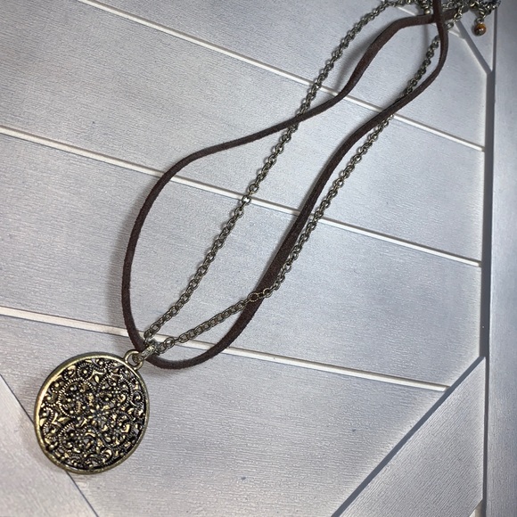 Necklace - Picture 2 of 3